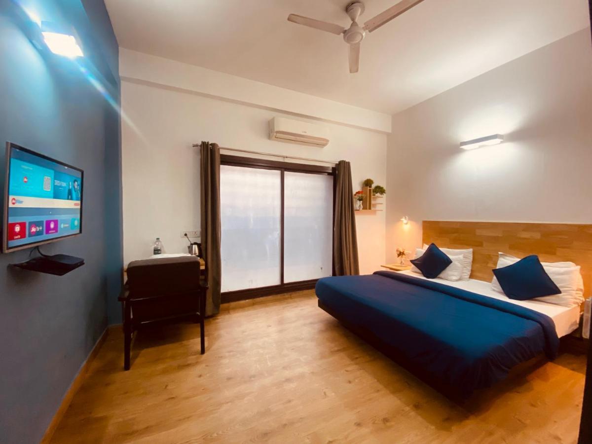 Divine Inn Couple Friendly Hotel Near Sector 51 Metro Station Noida Bagian luar foto