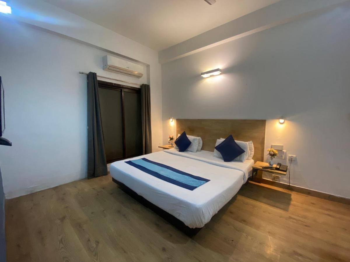 Divine Inn Couple Friendly Hotel Near Sector 51 Metro Station Noida Bagian luar foto