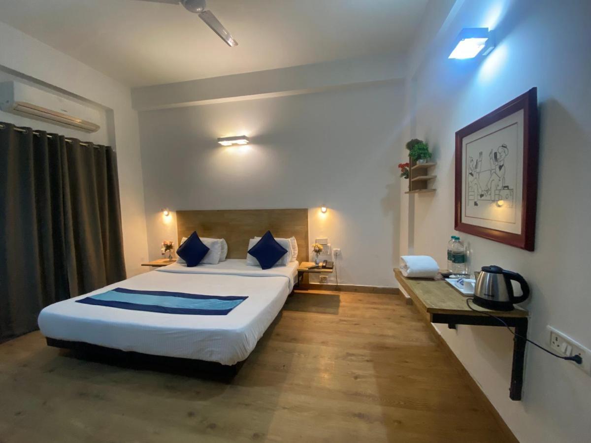 Divine Inn Couple Friendly Hotel Near Sector 51 Metro Station Noida Bagian luar foto