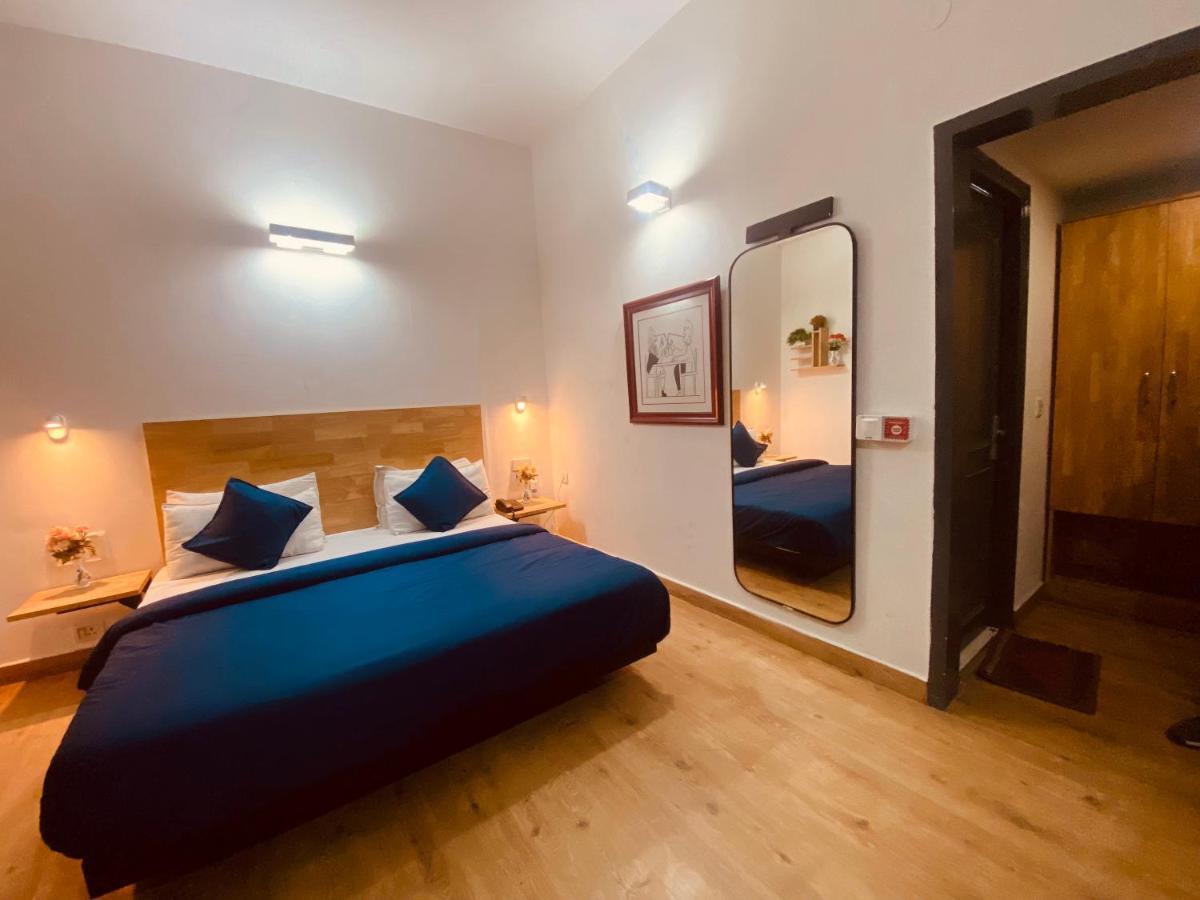 Divine Inn Couple Friendly Hotel Near Sector 51 Metro Station Noida Bagian luar foto