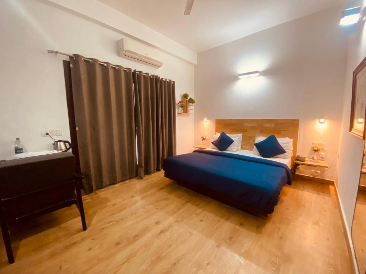 Divine Inn Couple Friendly Hotel Near Sector 51 Metro Station Noida Bagian luar foto