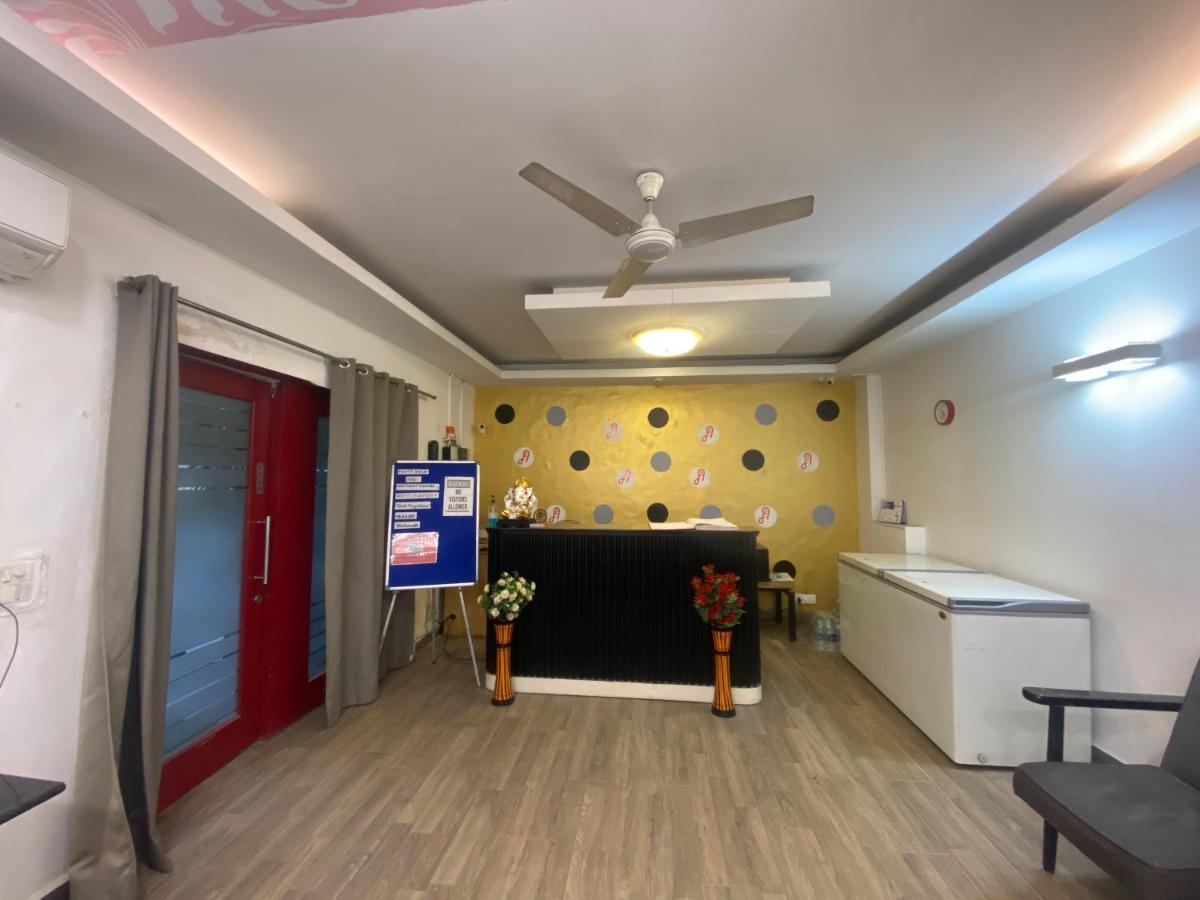 Divine Inn Couple Friendly Hotel Near Sector 51 Metro Station Noida Bagian luar foto