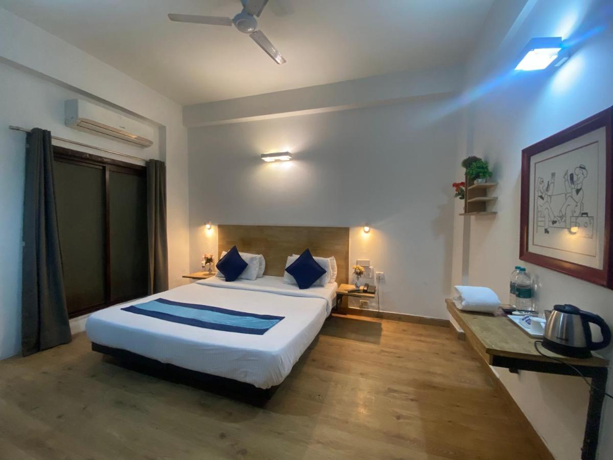 Divine Inn Couple Friendly Hotel Near Sector 51 Metro Station Noida Bagian luar foto