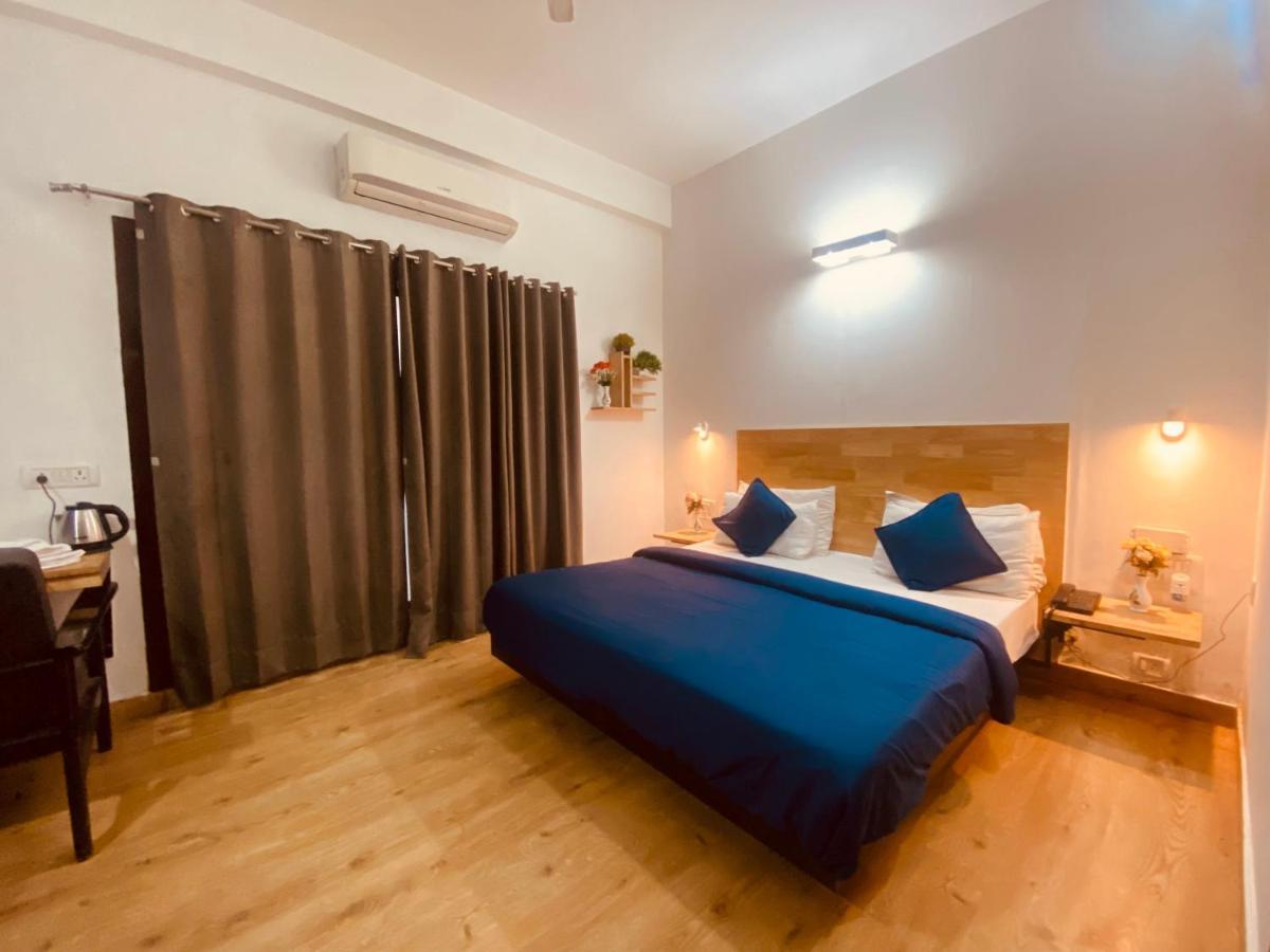 Divine Inn Couple Friendly Hotel Near Sector 51 Metro Station Noida Bagian luar foto
