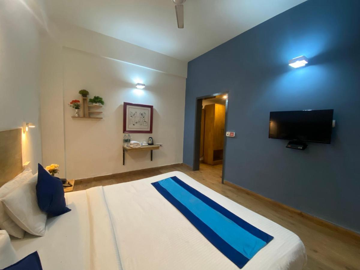 Divine Inn Couple Friendly Hotel Near Sector 51 Metro Station Noida Bagian luar foto