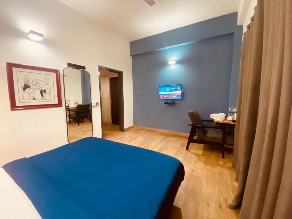 Divine Inn Couple Friendly Hotel Near Sector 51 Metro Station Noida Bagian luar foto
