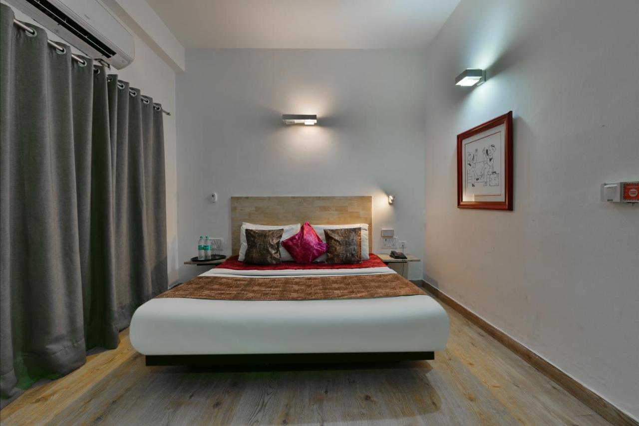 Divine Inn Couple Friendly Hotel Near Sector 51 Metro Station Noida Bagian luar foto