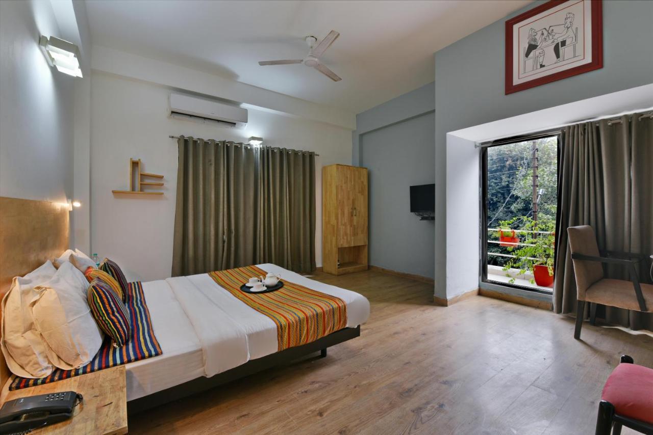 Divine Inn Couple Friendly Hotel Near Sector 51 Metro Station Noida Bagian luar foto