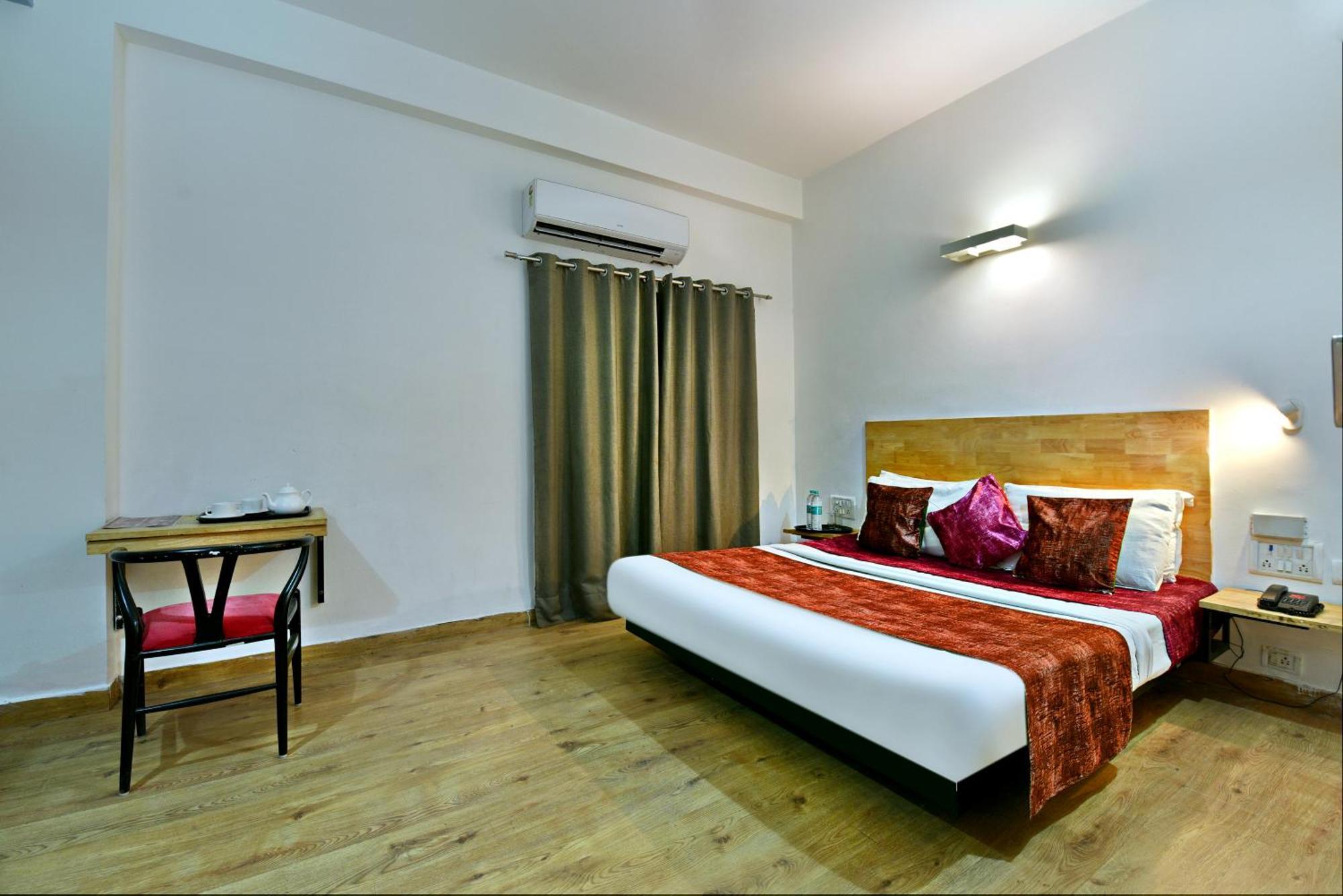 Divine Inn Couple Friendly Hotel Near Sector 51 Metro Station Noida Bagian luar foto