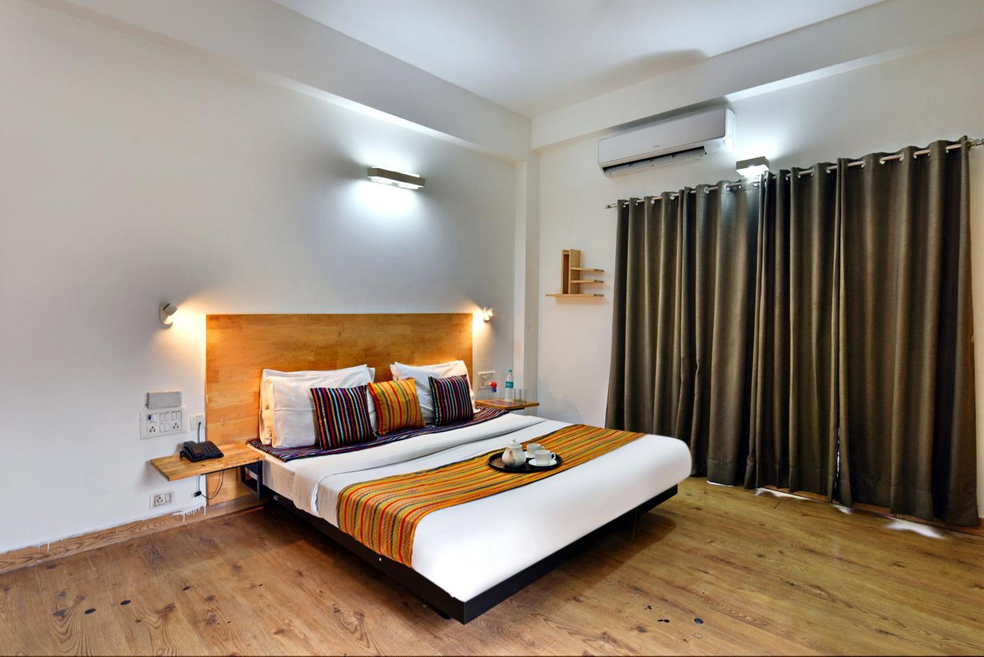 Divine Inn Couple Friendly Hotel Near Sector 51 Metro Station Noida Bagian luar foto